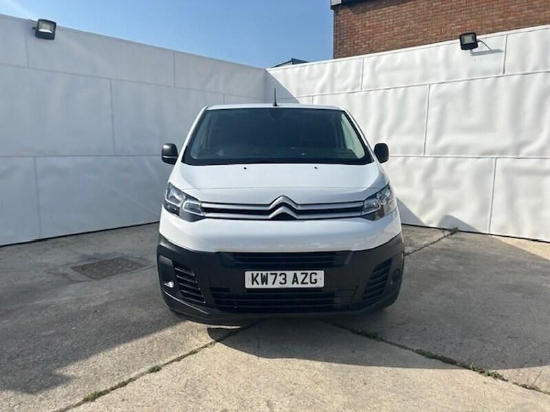 Used Citroën Dispatch 100 HP (73 kW) 2023 White MPV