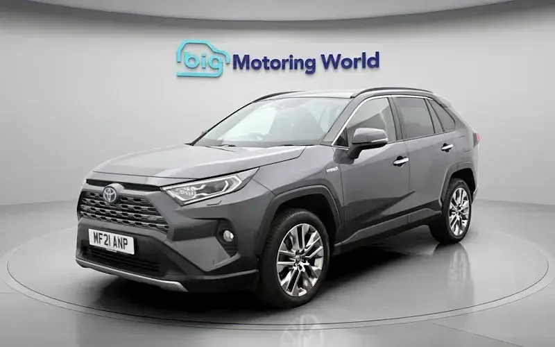 Second-hand Toyota RAV4 218 CP (160 kW) 2025 SUV