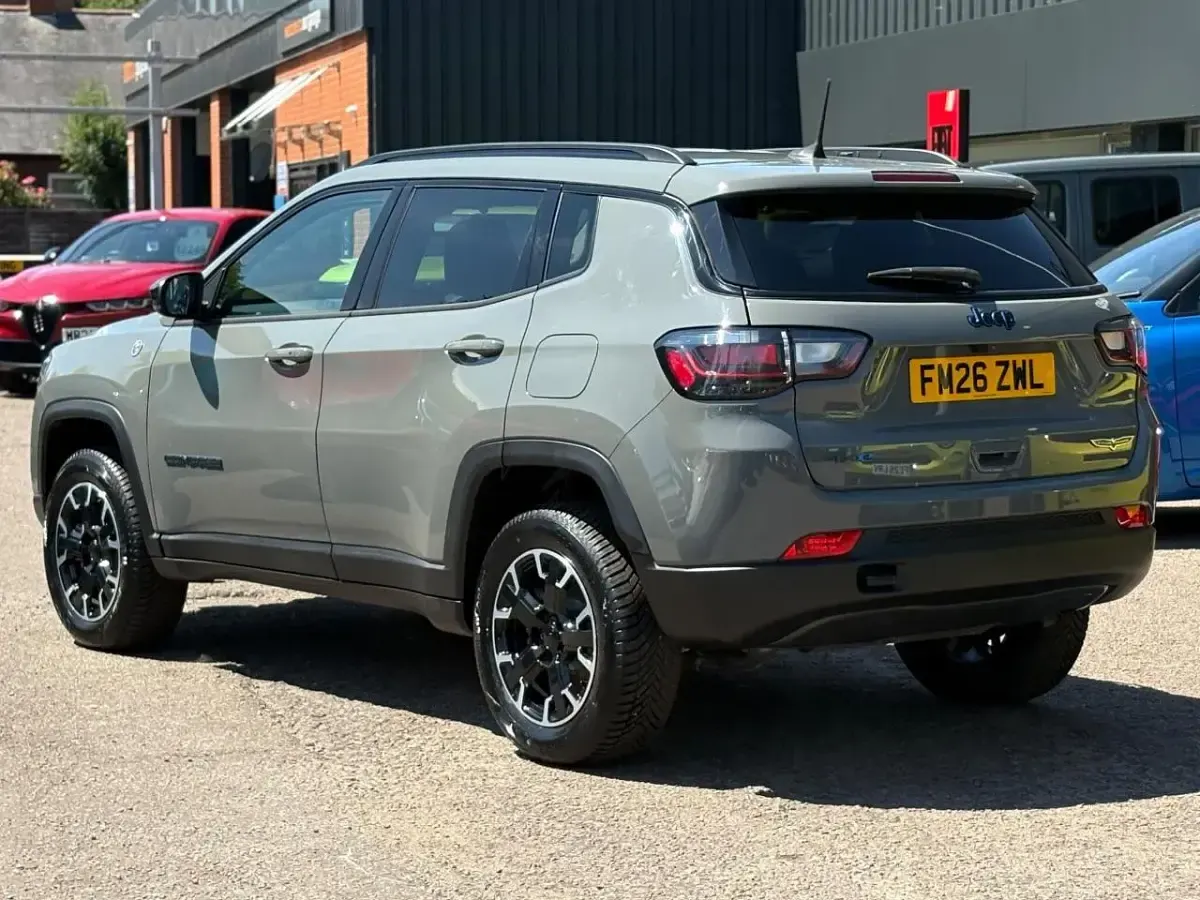 New Jeep Compass Trailhawk 237 HP (174 kW) 2026 Grey SUV
