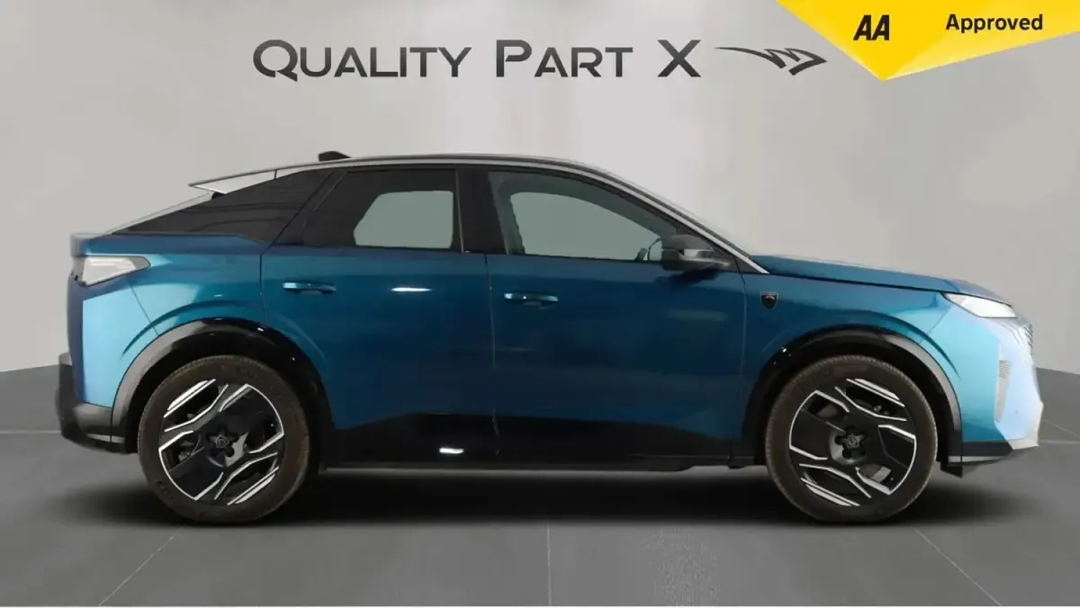 Used Peugeot e-3008 GT 154 kW (210 HP) 2024 Blue SUV