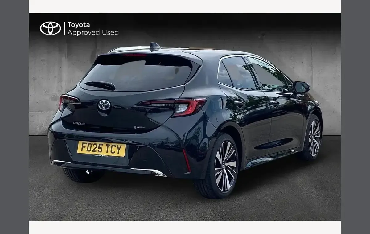 Used Toyota Corolla Design 140 HP (102 kW) 2025 Black Hatchback