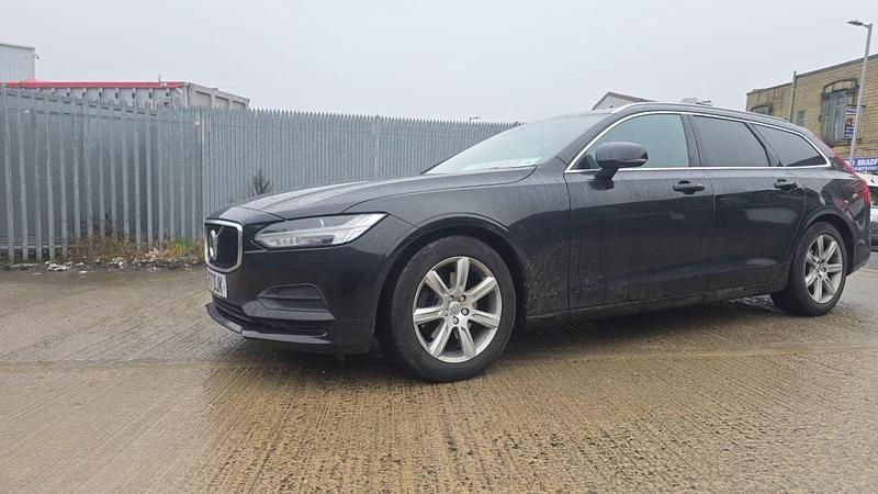 Used Volvo V90 Momentum 2017 Black Estate