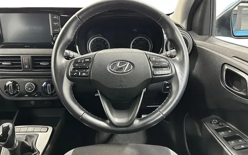 Used Hyundai i10 SE 84 HP (61 kW) 2022 Blue Hatchback