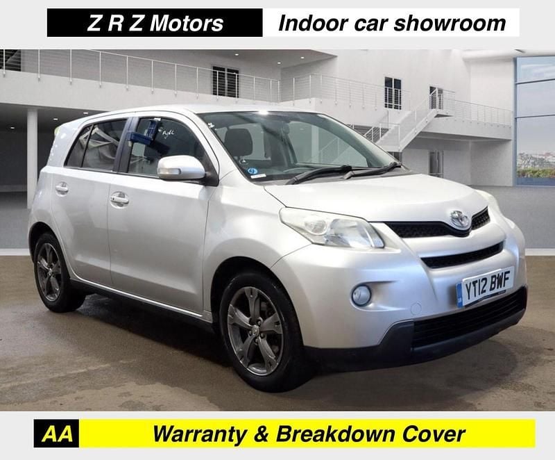 Used Toyota Urban Cruiser 100 HP (73 kW) 2012 Silver Hatchback
