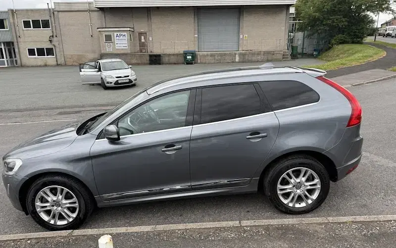 Used Volvo XC60 SE Lux 190 HP (139 kW) 2015 Grey SUV