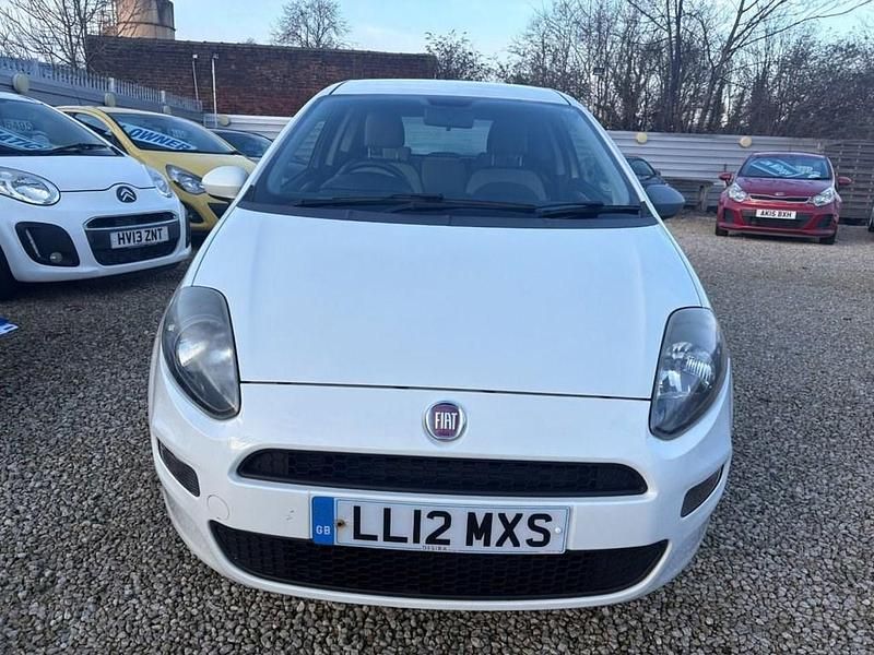 Used Fiat Punto Easy 77 HP (56 kW) 2012 White Hatchback