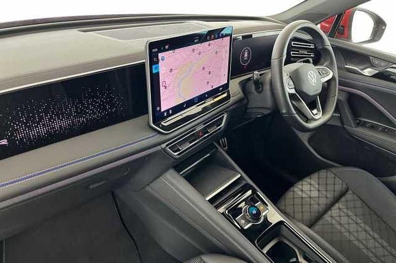 Used VW Tiguan R-line 150 HP (110 kW) 2025 Red SUV