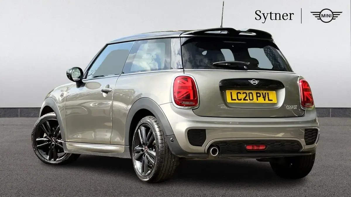 Usado Mini Cooper Hatch 136 HP (100 kW) 2020 Prateado Citadino