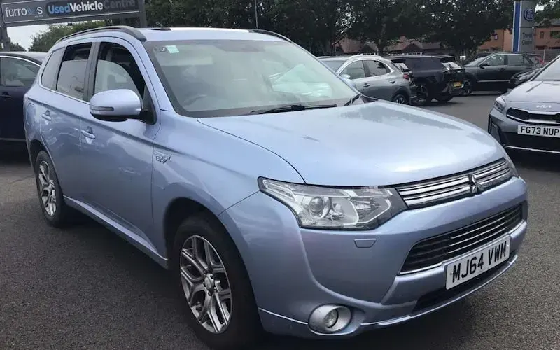 Used Mitsubishi Outlander P-HEV 121 HP (88 kW) 2015 Estate