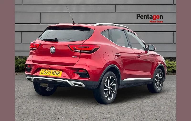 Used MG ZS Exclusive 105 HP (77 kW) 2023 Red SUV