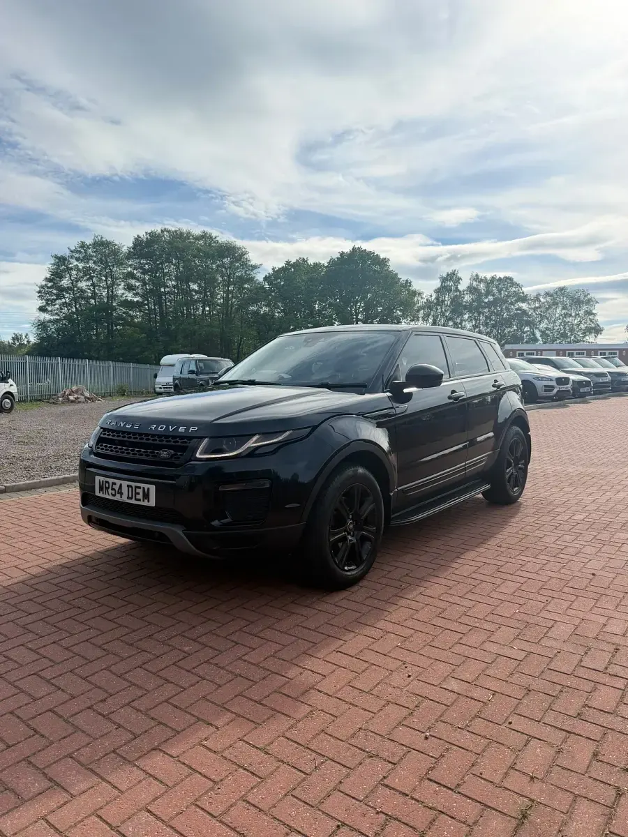 Used Land Rover Range Rover evoque SE 2017 Black Estate