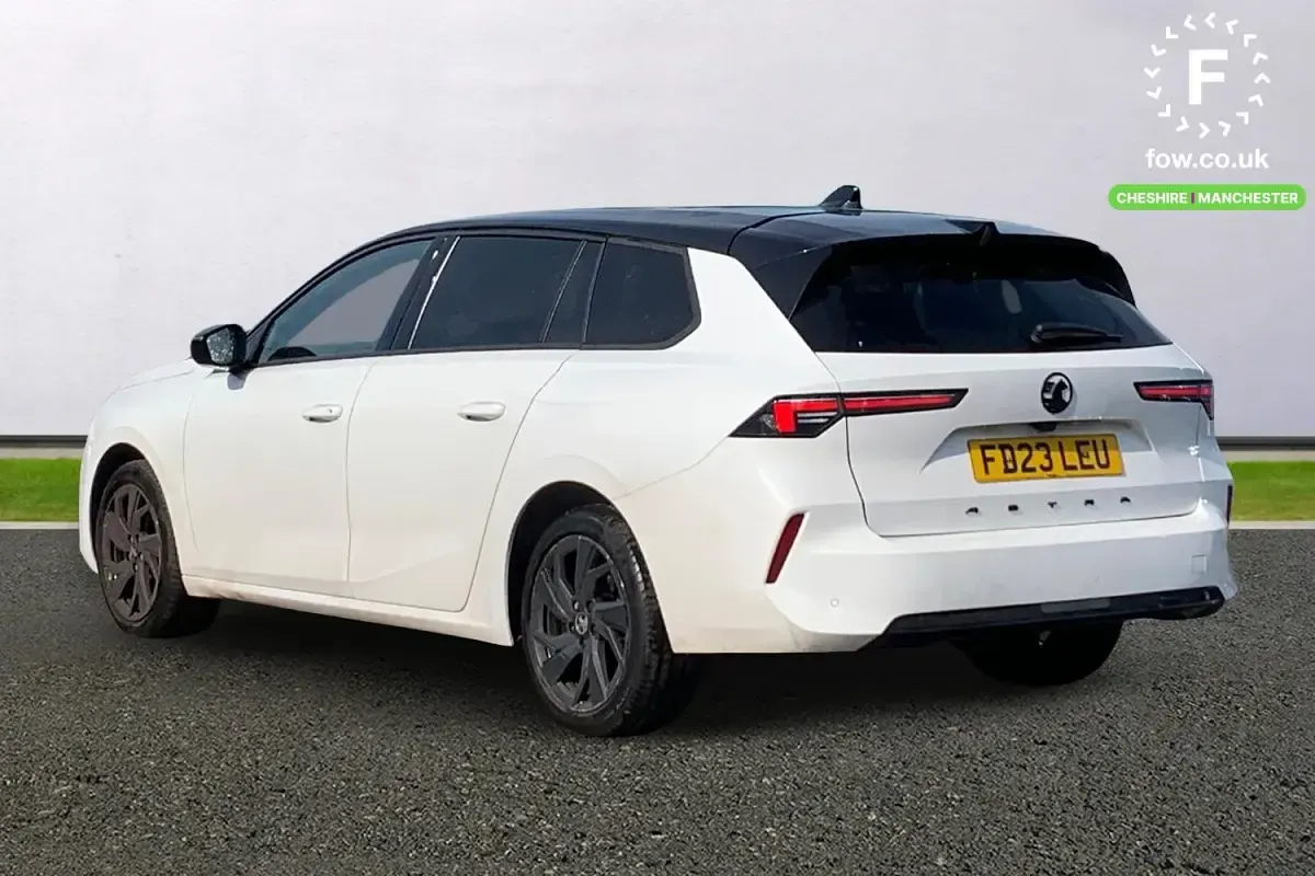 Used Vauxhall Astra 130 HP (95 kW) 2023 White Estate