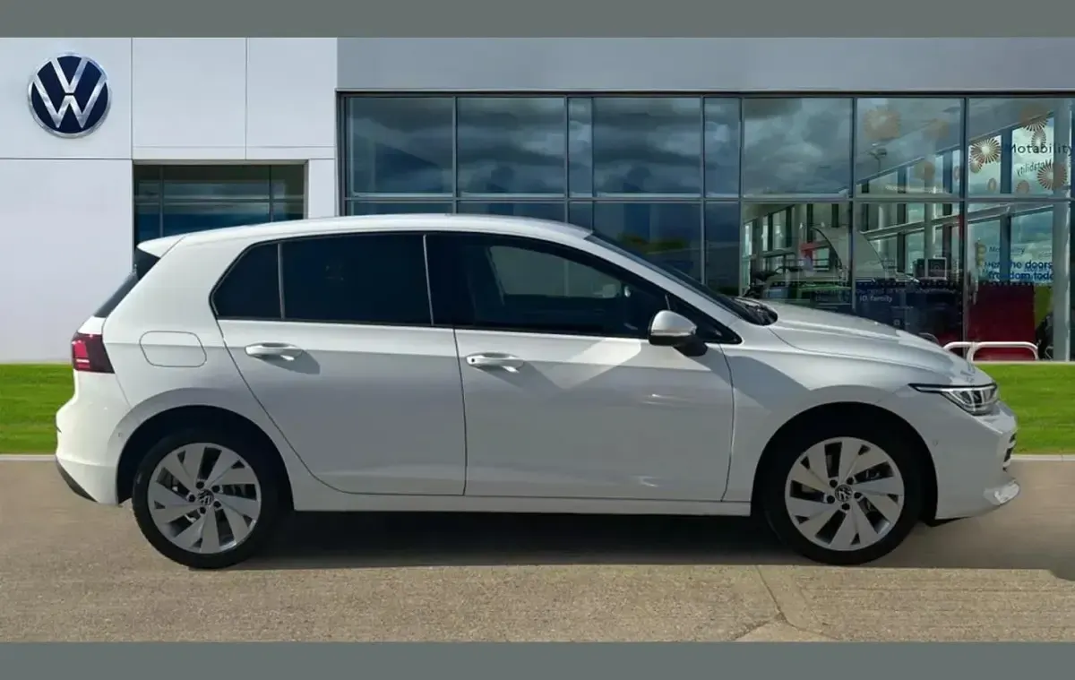 Used VW Golf VIII Match 200 HP (147 kW) 2026 White Hatchback