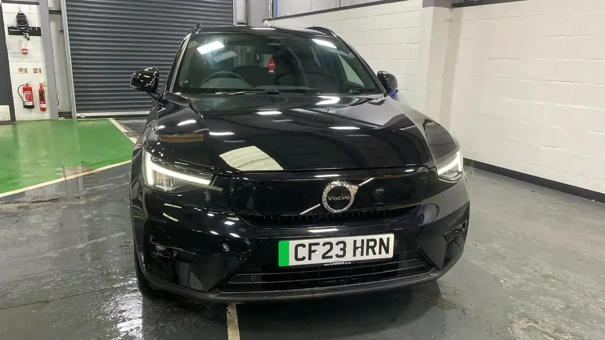 Używany Volvo XC40 Plus 169 kW (231 KM) 2023 Czarny SUV