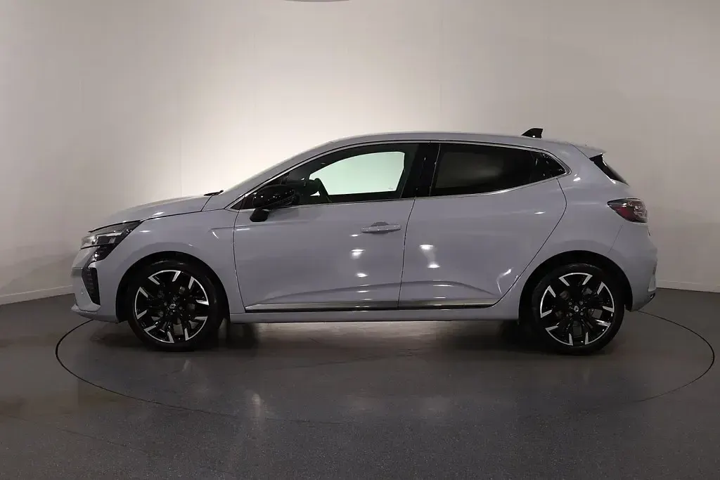 Used Renault Clio Techno 2024 Grey Hatchback