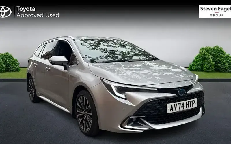 Używany Toyota Corolla Design 140 KM (102 kW) 2026 Kombi