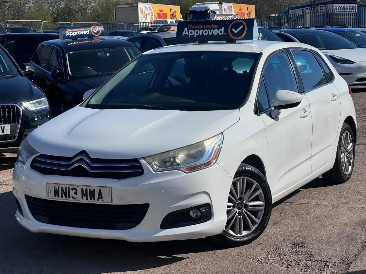 Used Citroën C4 VTR Sport 2013 White Hatchback