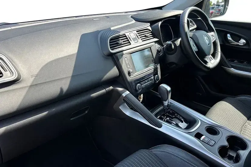 Used Renault Kadjar Signature 110 HP (80 kW) 2017 Titanium grey SUV