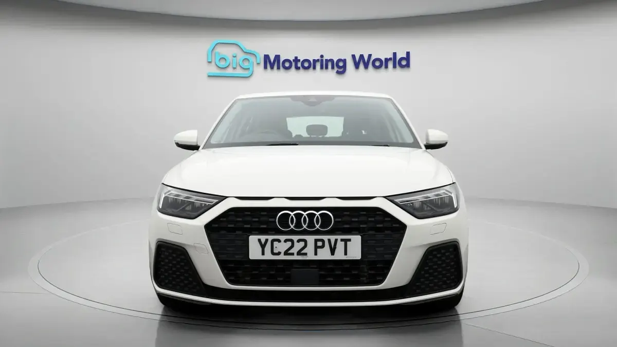 Used Audi A1 Sportback 110 HP (80 kW) 2022 White Hatchback
