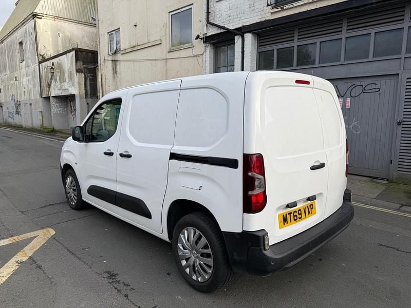 Used Peugeot Partner 2019 White MPV