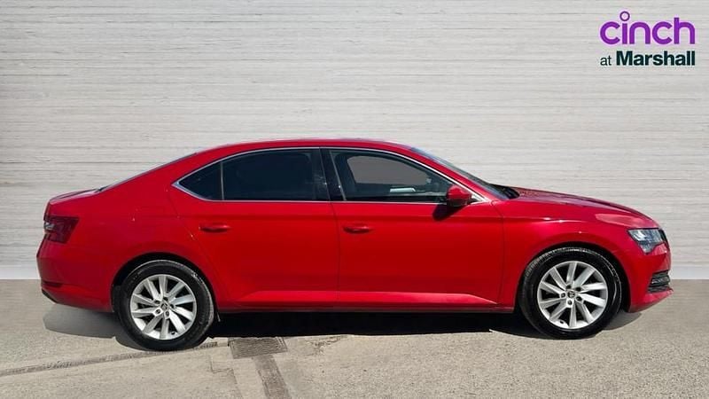 Gebraucht Skoda Superb SE 150 PS (110 kW) 2022 Rot Kleinwagen