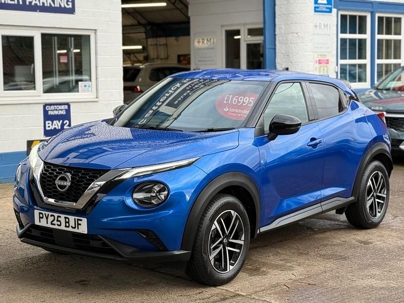Magnetic blue New 2025 Nissan Juke N-Connecta SUV | £16,995 (Fair price) - Image 1/4