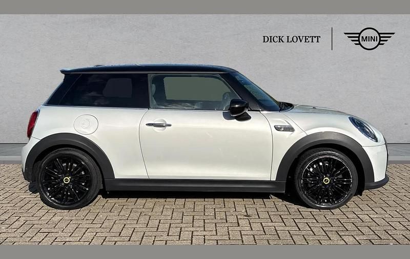 Używany Mini Cooper S Level 2 135 kW (184 KM) 2022 Srebrny Hatchback