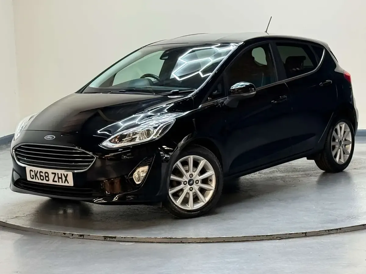 Used Ford Fiesta Titanium 100 HP (73 kW) 2018 Black Hatchback