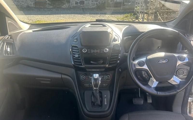 Used Ford Tourneo Titanium 120 HP (88 kW) 2021 Estate