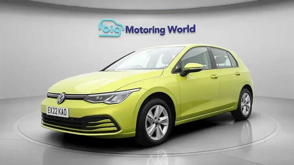 Używany VW Golf VIII S 115 KM (84 kW) 2022 Żółty Hatchback