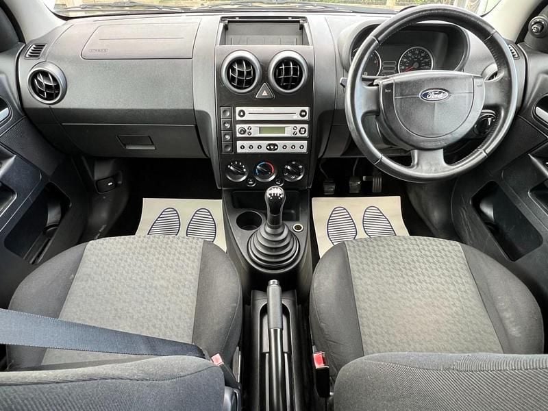 Used Ford Fusion 2005 Silver Hatchback