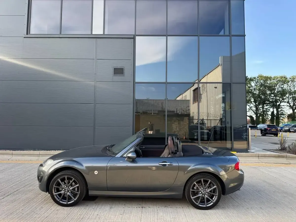 Used Mazda MX5 Edition 125 HP (91 kW) 2012 Grey Cabriolet
