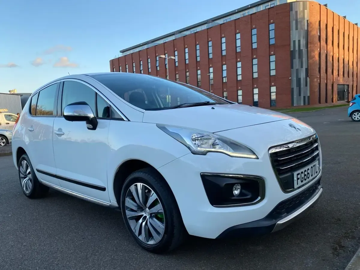 Usado Peugeot 3008 Active 2016 Blanco Utilitario