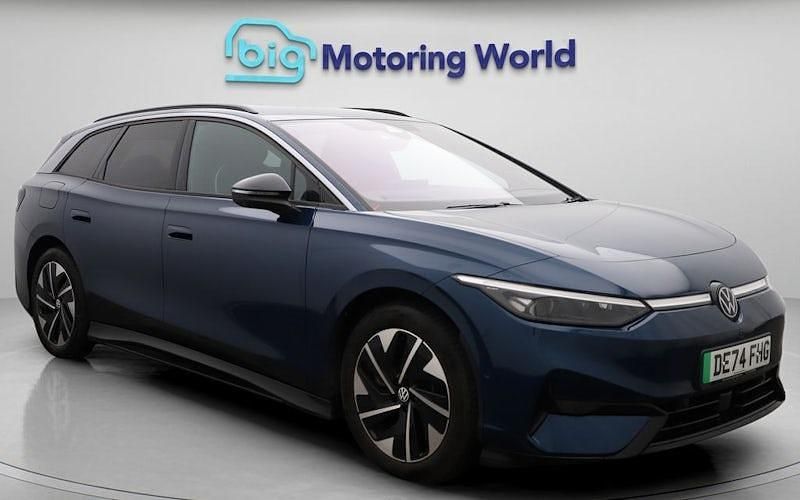 Used 2024 VW ID.7 Pro Estate | £32,900 (Expensive) - Image 1/4