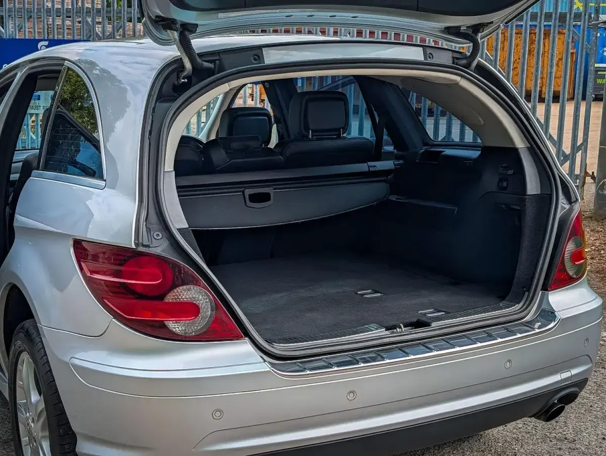 Used Mercedes R320 AMG 220 HP (161 kW) 2009 Silver Estate