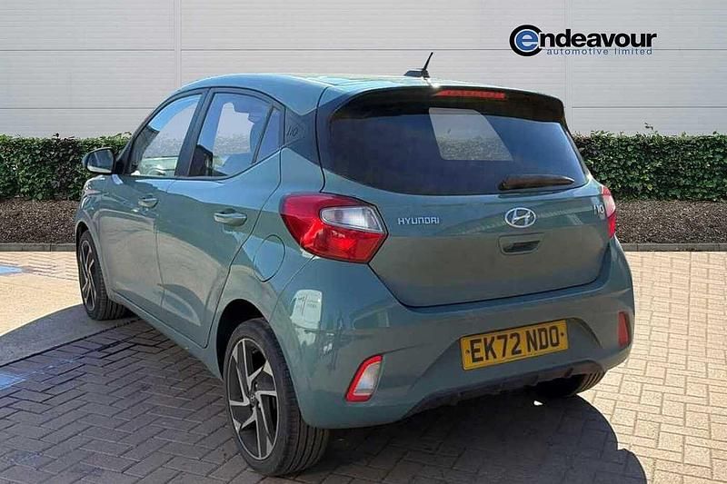 Used Hyundai i10 Premium 67 HP (49 kW) 2022 Green Hatchback