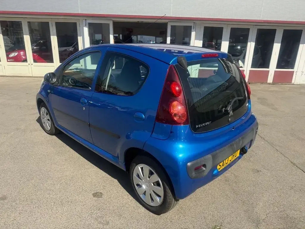 Second-hand Peugeot 107 Active 68 CP (50 kW) 2013 Albastru Hatchback