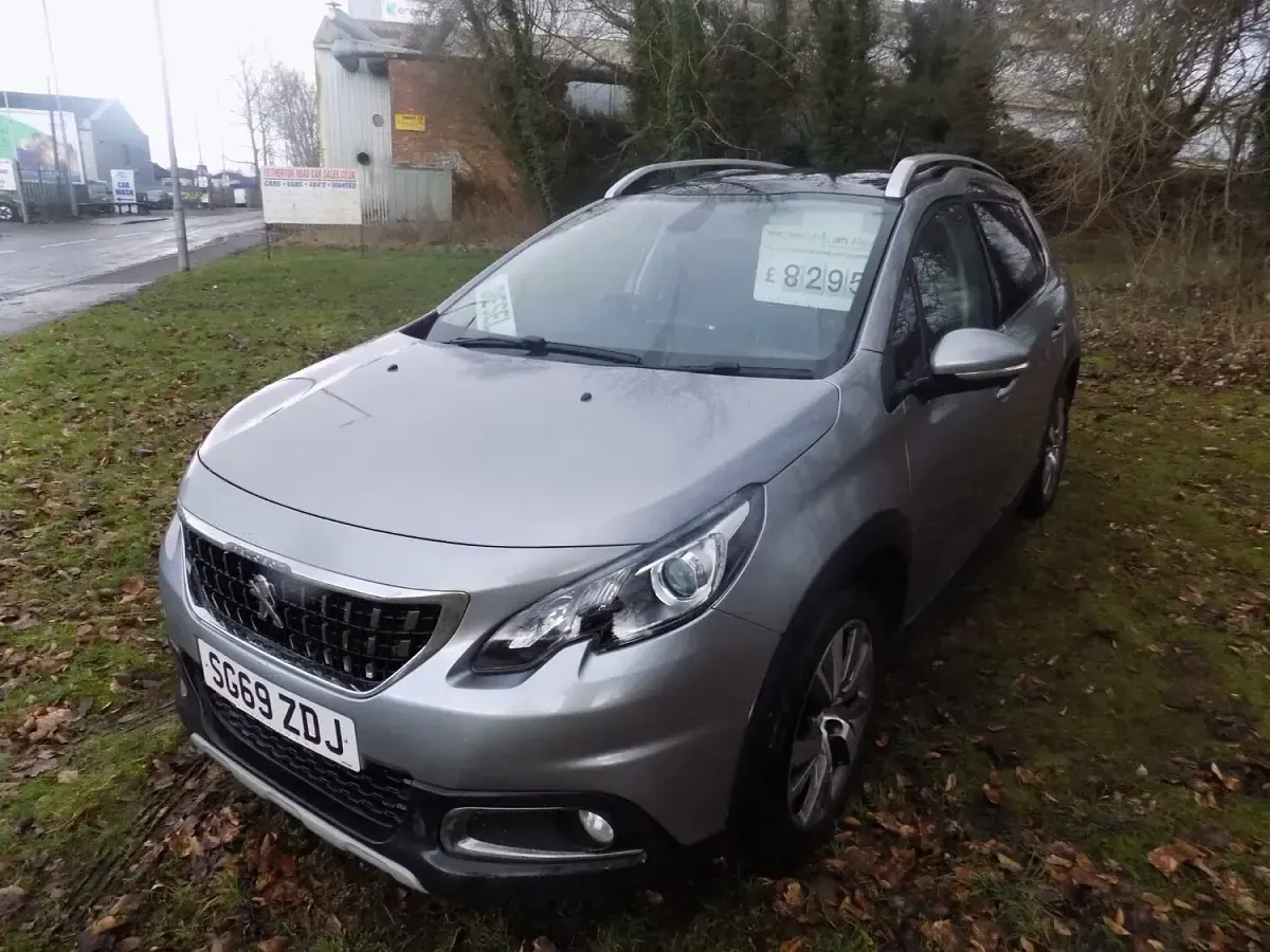 Begagnad Peugeot 2008 Allure Premium 2019 Grå SUV