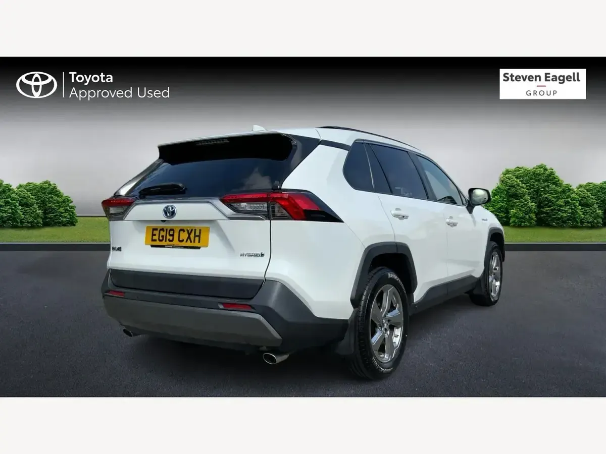 Used Toyota RAV4 Hybrid Design 2019 White SUV