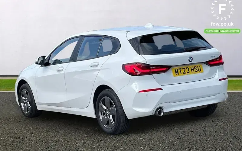 Used BMW 118 Comfort Edition 136 HP (100 kW) 2023 White Hatchback
