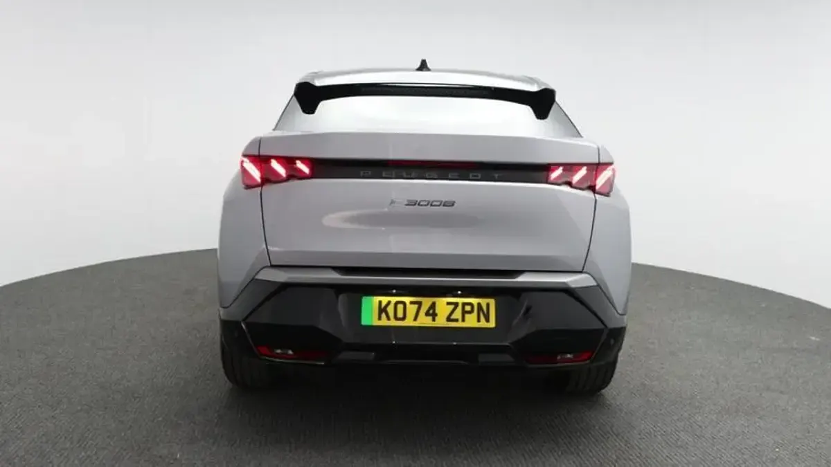 Used Peugeot e-3008 GT 152 kW (207 HP) 2025 Grey SUV