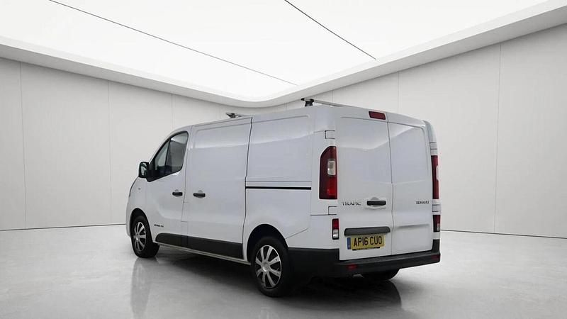 Used Renault Trafic Business 2016 White MPV