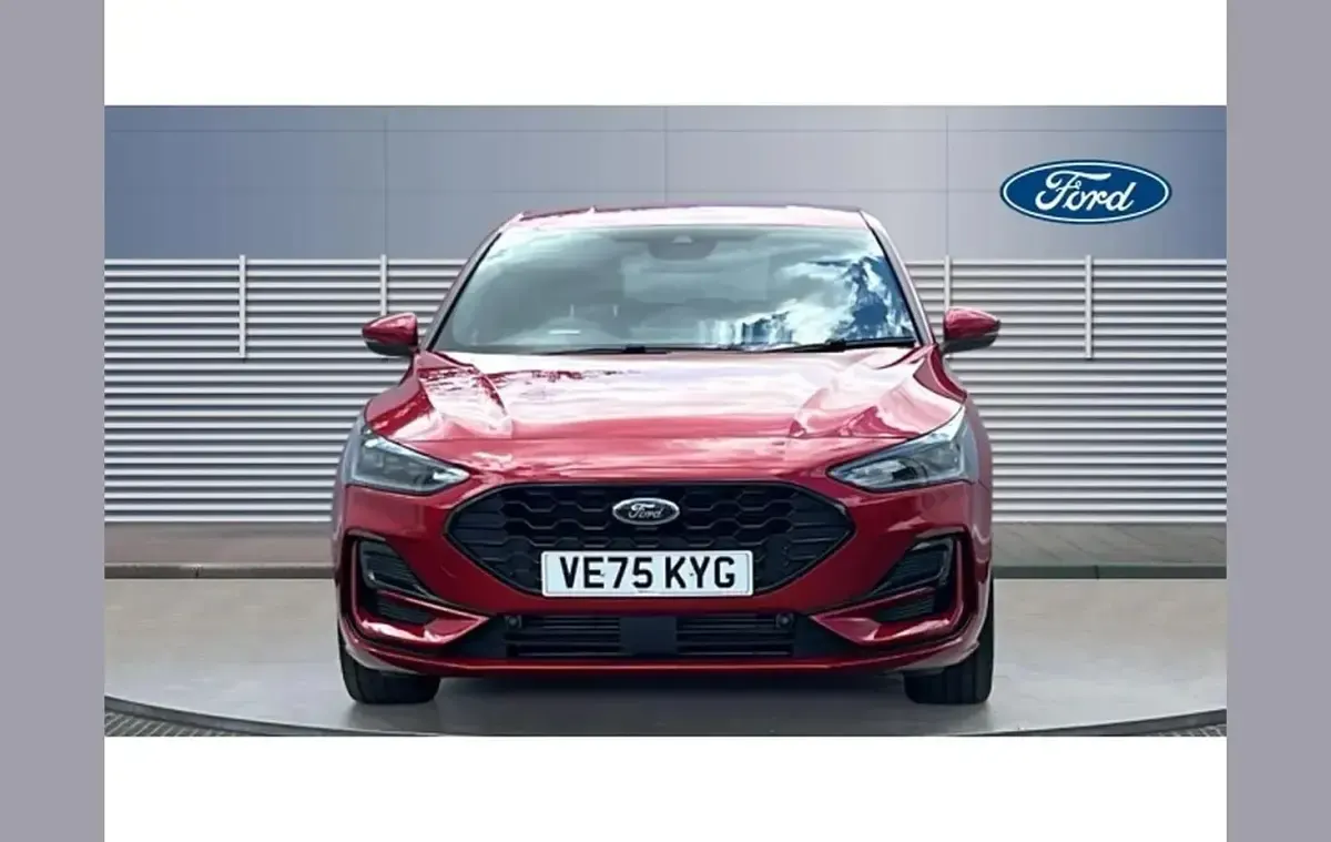 Used Ford Focus ST-Line X 123 HP (90 kW) 2026 Red Hatchback