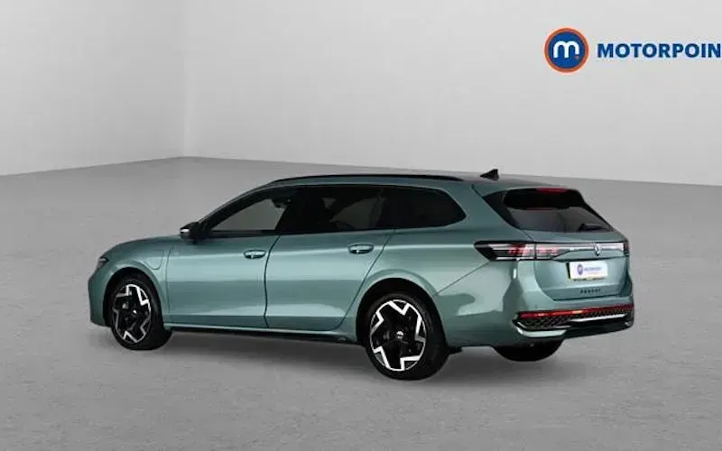 Used VW Passat R-line 272 HP (200 kW) 2025 Green Estate
