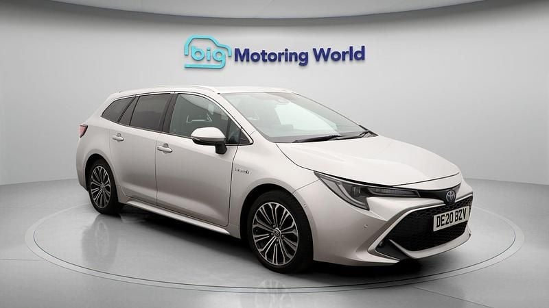 Used 2020 Toyota Corolla Estate | £17,662 (Fair price) - Image 1/4