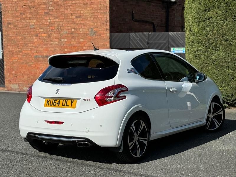 Used Peugeot 208 GTi 200 HP (147 kW) 2014 White Hatchback