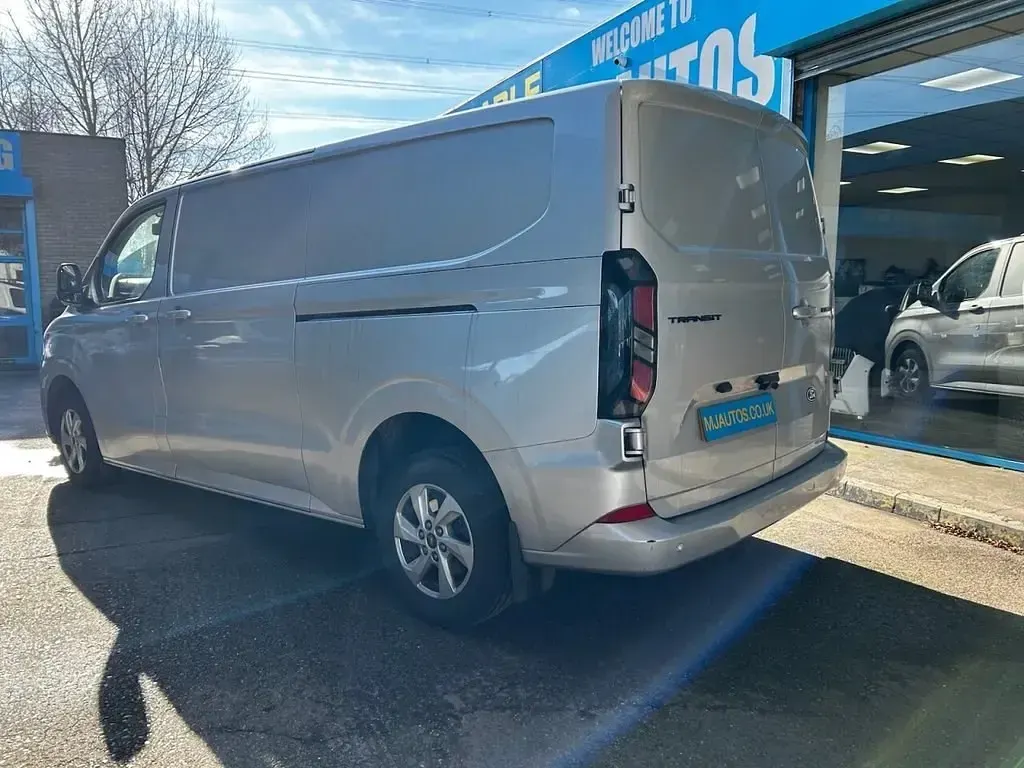 Usado Ford Transit Custom Limited 136 HP (100 kW) 2023 Prateado Van