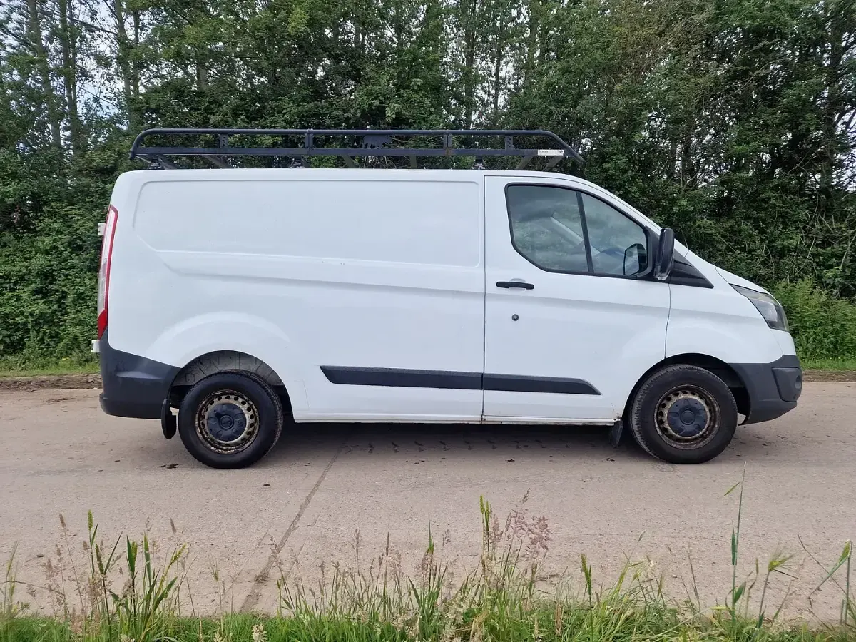 Used Ford Transit Custom 100 HP (73 kW) 2013 White Van