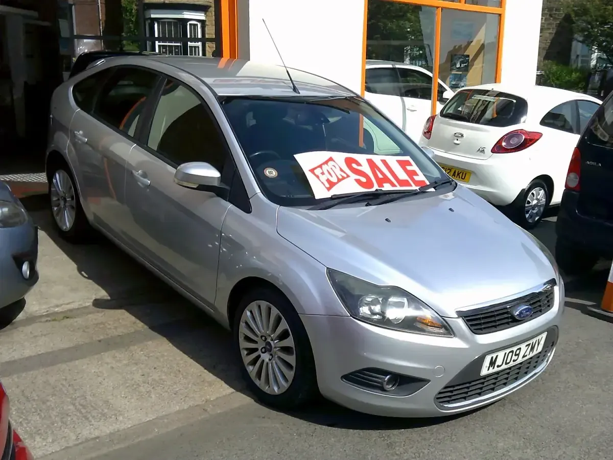 Used Ford Focus Titanium 2009 Silver Hatchback