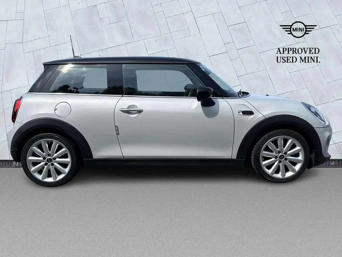 Used Mini Cooper Classic 134 HP (98 kW) 2020 Silver Hatchback